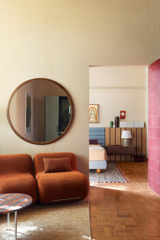 Estúdio Semibreve / Estúdio Clara Nahas - Interior Photography, Living Room, Wood, Chair