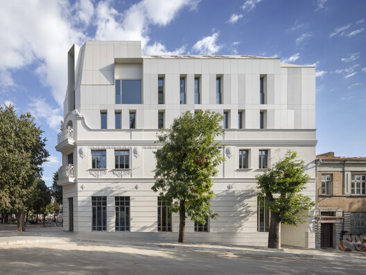How Material Choices Shape Contemporary Additions to Historic Buildings How Material Choices Shape Contemporary Additions to Historic Buildings - Image 8 of 8
