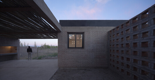 T-237 House / UNO MÁS UNO Arquitectos - Exterior Photography, Concrete