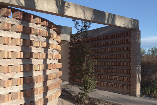 T-237 House / UNO MÁS UNO Arquitectos - Image 12 of 38