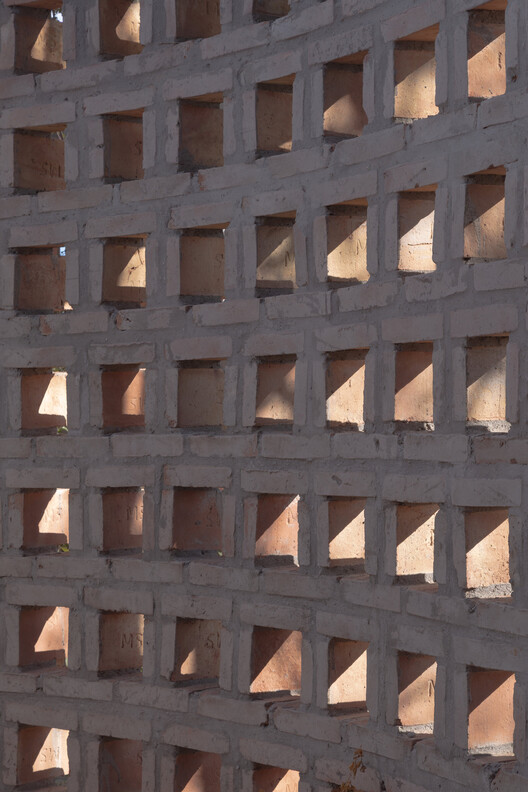T-237 House / UNO MÁS UNO Arquitectos - Image 30 of 38