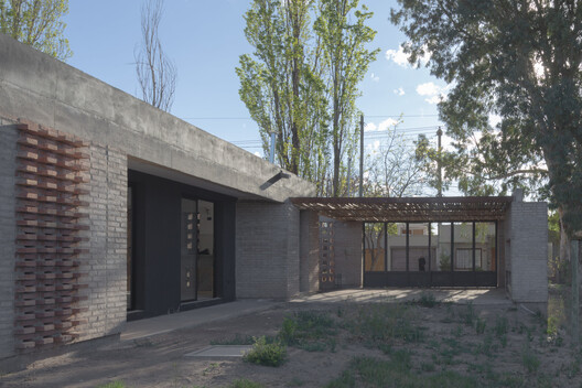 T-237 House / UNO MÁS UNO Arquitectos - Exterior Photography, Brick, Concrete