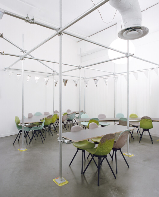 Scaffolding as Interior Architecture: The Longevity of Temporary Structures - Image 5 of 26