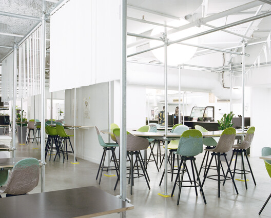 Scaffolding as Interior Architecture: The Longevity of Temporary Structures - Image 16 of 26
