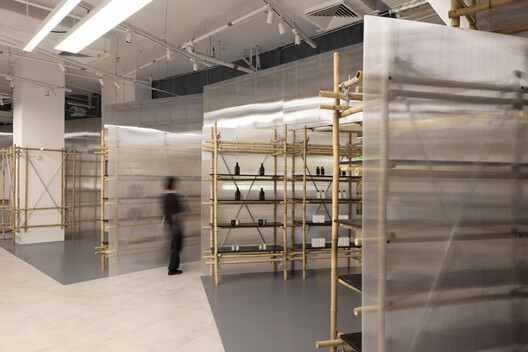 Scaffolding as Interior Architecture: The Longevity of Temporary Structures - Image 15 of 26