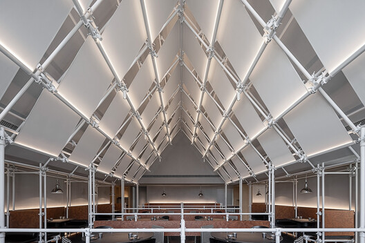 Scaffolding as Interior Architecture: The Longevity of Temporary Structures - Image 3 of 26