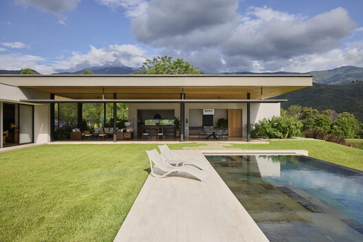 Casa LDM / HILADA Arquitectos Casa LDM / HILADA Arquitectos - Image 2 of 27