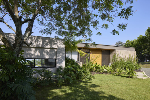 Casa LDM / HILADA Arquitectos Casa LDM / HILADA Arquitectos - Exterior Photography, Garden, Concrete, Courtyard