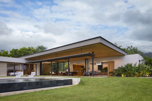 Casa LDM / HILADA Arquitectos Casa LDM / HILADA Arquitectos - Exterior Photography, Courtyard
