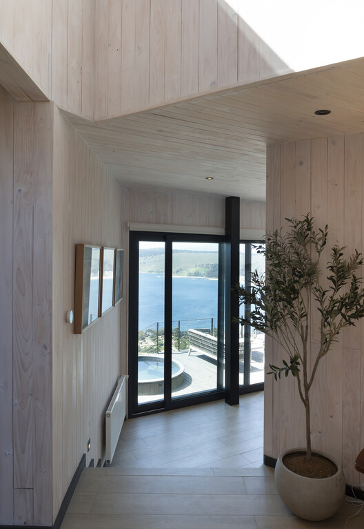 Mirador House / Rodrigo de la Cerda Arquitecto Mirador House / Rodrigo de la Cerda Arquitecto - Interior Photography, Wood, Concrete, Glass, Balcony