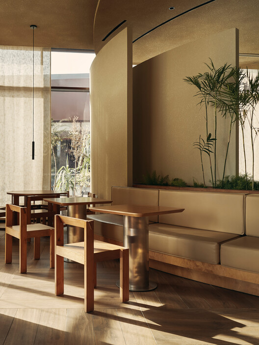 Blu Pizzeria Jeddah / movs studio Blu Pizzeria Jeddah / movs studio - Interior Photography, Wood, Table, Chair, Lighting