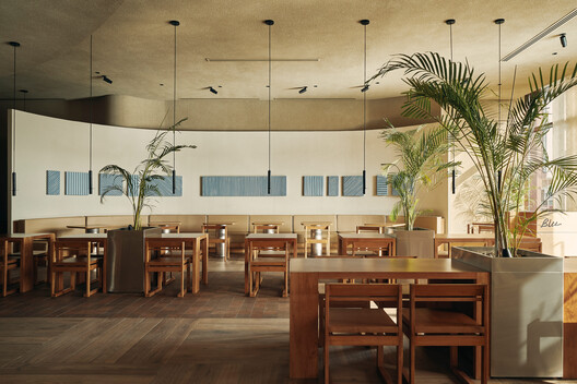 Blu Pizzeria Jeddah / movs studio Blu Pizzeria Jeddah / movs studio - Interior Photography, Dining room, Wood, Table, Lighting, Chair, Glass