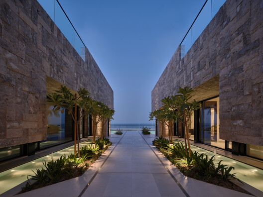 Resort Nasima / Studio Madouh Resort Nasima / Studio Madouh - Exterior Photography, Concrete, Courtyard