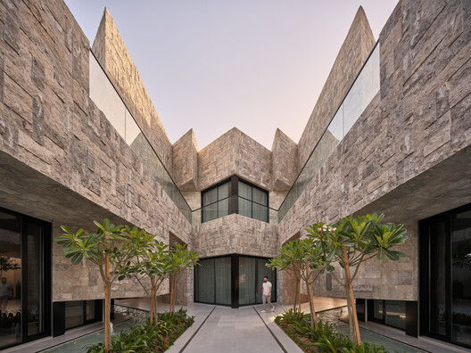 Resort Nasima / Studio Madouh Resort Nasima / Studio Madouh - Exterior Photography, Concrete, Courtyard