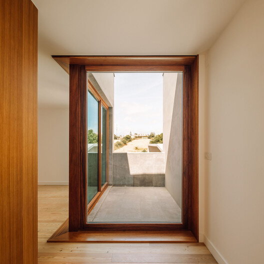 Poliedro I House / Volume Architecture Lisbon Studio Poliedro I House / Volume Architecture Lisbon Studio - Image 26 of 38