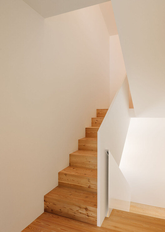 Poliedro I House / Volume Architecture Lisbon Studio Poliedro I House / Volume Architecture Lisbon Studio - Image 24 of 38