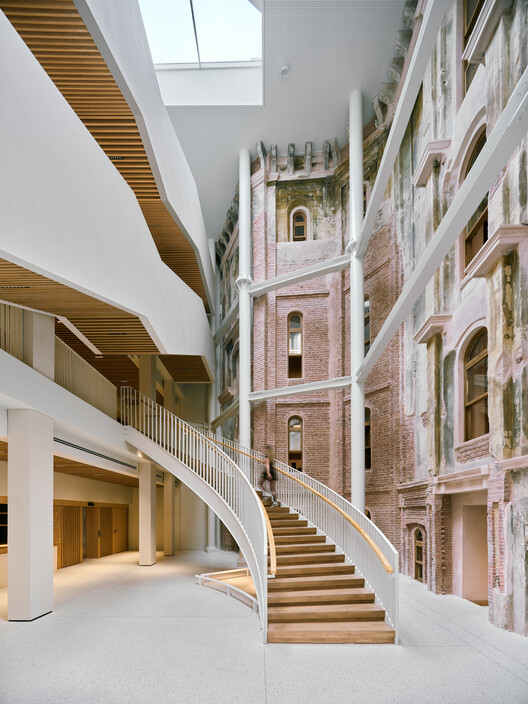 Remodelación del Teatro Muammer Karaca / Novos Studio - Renovación