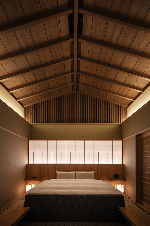 Nazuna Hakone Miyanoshita Hotel / STUDIO ALUC Nazuna Hakone Miyanoshita Hotel / STUDIO ALUC - Interior Photography, Bedroom, Wood, Bed, Lighting