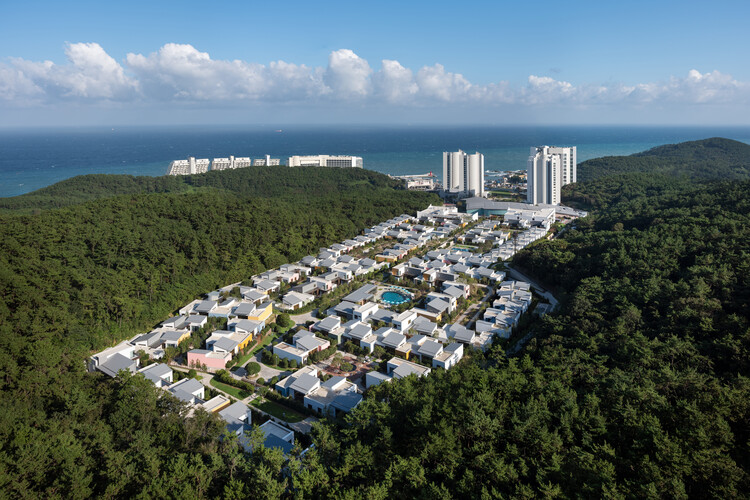 Village de Ananti / SKM Architects - Exterior Photography, Coast