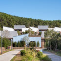 Village de Ananti / SKM Architects - Community 