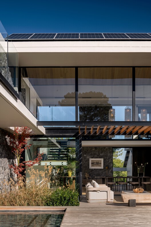 House between Gardens / Studio BHD House between Gardens / Studio BHD - Image 10 of 18