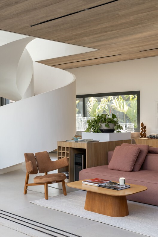 Project MMR / David Ito Arquitetura - Fotografia de Interiores, Sala de Estar, Madeira, Mesa, Cadeira
