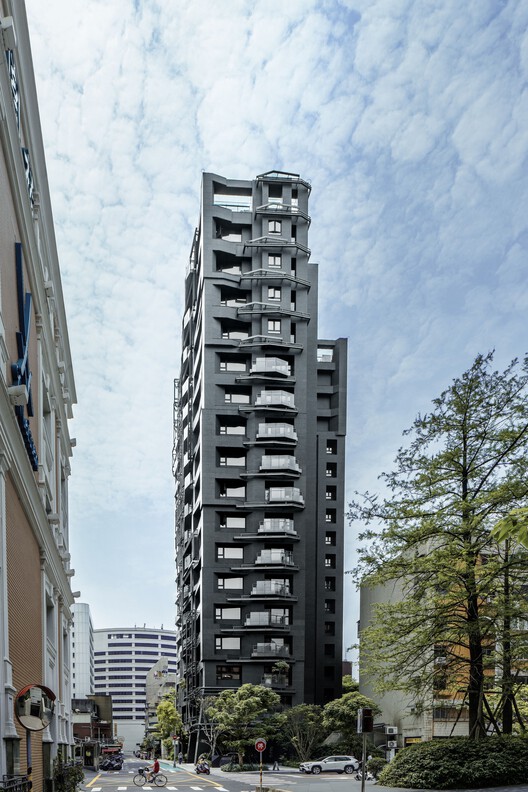Dunhua Tower / Oyler Wu Collaborative - Exterior Photography, Apartments, Balcony