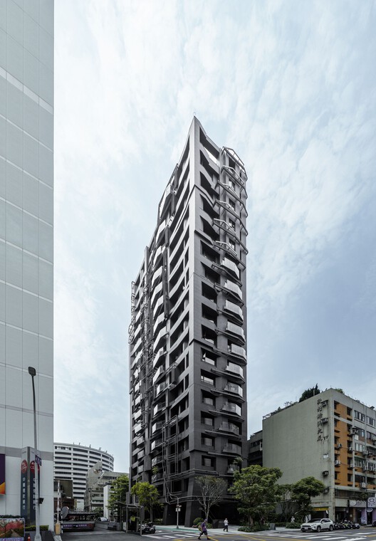 Dunhua Tower / Oyler Wu Collaborative - Exterior Photography, Concrete, Balcony