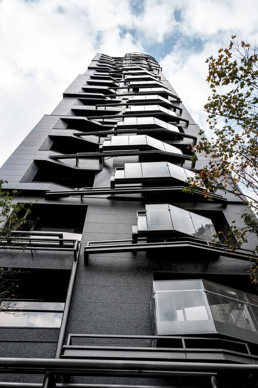 Dunhua Tower / Oyler Wu Collaborative - Image 18 of 27