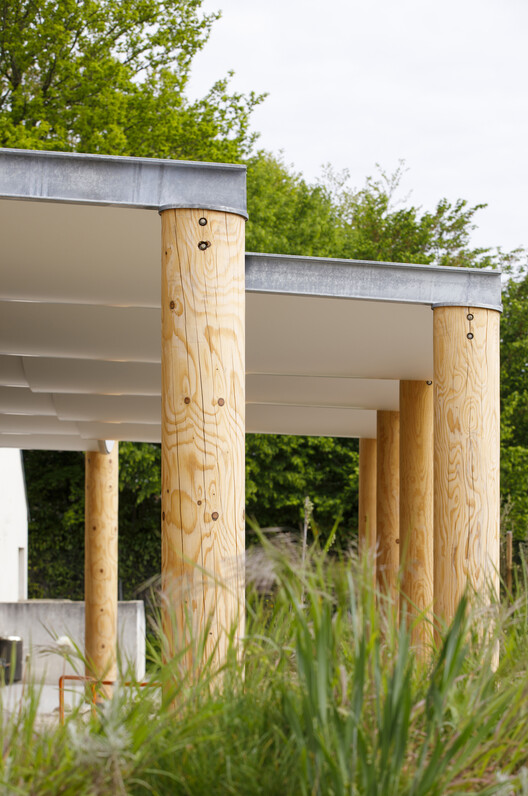 Simple Structures, Multiple Uses: Rethinking the Schoolyard and Its Canopy / 127af Simple Structures, Multiple Uses: Rethinking the Schoolyard and Its Canopy / 127af - Image 9 of 31