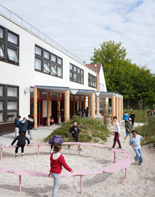 Simple Structures, Multiple Uses: Rethinking the Schoolyard and Its Canopy / 127af Simple Structures, Multiple Uses: Rethinking the Schoolyard and Its Canopy / 127af - Exterior Photography