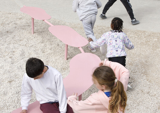 Simple Structures, Multiple Uses: Rethinking the Schoolyard and Its Canopy / 127af Simple Structures, Multiple Uses: Rethinking the Schoolyard and Its Canopy / 127af - Interior Photography