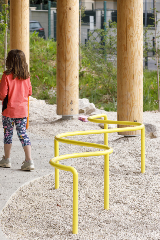 Simple Structures, Multiple Uses: Rethinking the Schoolyard and Its Canopy / 127af Simple Structures, Multiple Uses: Rethinking the Schoolyard and Its Canopy / 127af - Interior Photography