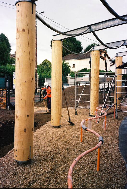 Simple Structures, Multiple Uses: Rethinking the Schoolyard and Its Canopy / 127af Simple Structures, Multiple Uses: Rethinking the Schoolyard and Its Canopy / 127af - Interior Photography