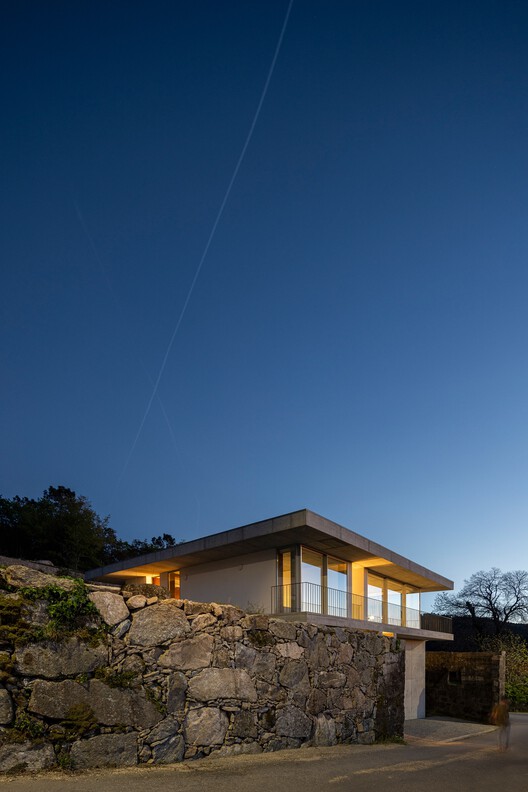 Coqueira House / Tiago Sousa Arquitecto Coqueira House / Tiago Sousa Arquitecto - Exterior Photography