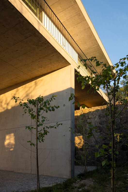 Coqueira House / Tiago Sousa Arquitecto Coqueira House / Tiago Sousa Arquitecto - Exterior Photography, Concrete