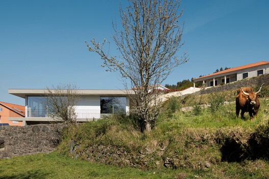 Coqueira House / Tiago Sousa Arquitecto Coqueira House / Tiago Sousa Arquitecto - Exterior Photography