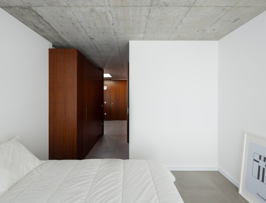 Coqueira House / Tiago Sousa Arquitecto Coqueira House / Tiago Sousa Arquitecto - Interior Photography, Bedroom, Wood