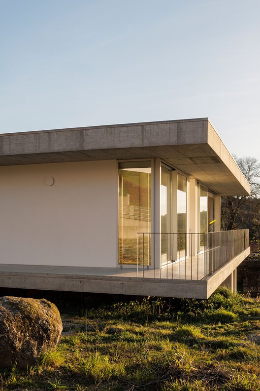 Coqueira House / Tiago Sousa Arquitecto Coqueira House / Tiago Sousa Arquitecto - Exterior Photography
