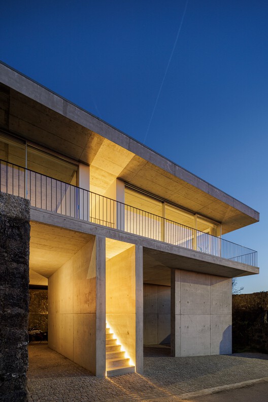 Coqueira House / Tiago Sousa Arquitecto Coqueira House / Tiago Sousa Arquitecto - Exterior Photography, Concrete