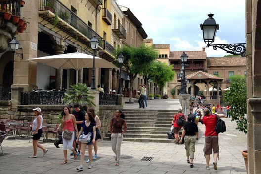 Designing the In-Between: From Neighborhood Vision to Urban Policy in Barcelona - Image 31 of 37