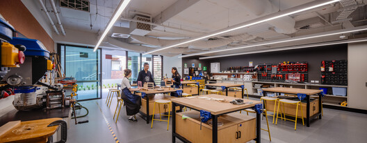 Meriden Senior School, Design and Creative Arts Building / Architectus Meriden Senior School, Design and Creative Arts Building / Architectus - Interior Photography, Table, Chair, Lighting
