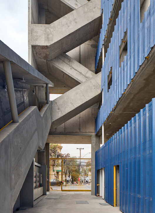 Santa Rosa Social Housing / FAR frohn&rojas Santa Rosa Social Housing / FAR frohn&rojas - Exterior Photography, Concrete