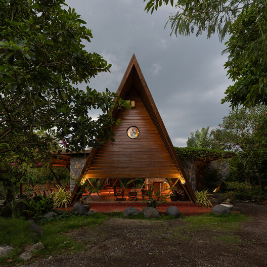 Casa 9 / Hoang GK Casa 9 / Hoang GK - Exterior Photography, Wood, Garden