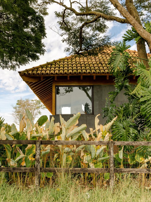Haras Larissa Residence / Ricardo Gusmão Arquitetos Haras Larissa Residence / Ricardo Gusmão Arquitetos - Exterior Photography