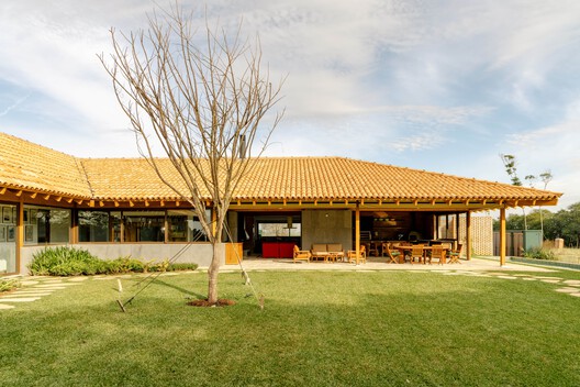 Haras Larissa Residence / Ricardo Gusmão Arquitetos Haras Larissa Residence / Ricardo Gusmão Arquitetos - Image 22 of 31