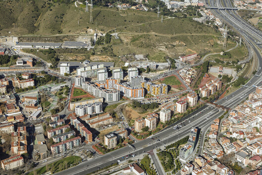 Designing the In-Between: From Neighborhood Vision to Urban Policy in Barcelona - Image 34 of 37