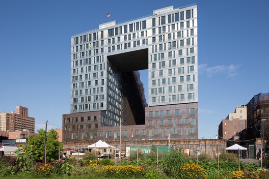 Beyond Affordable Housing: Integrating Civic Infrastructure in US Mixed-Use Developments Beyond Affordable Housing: Integrating Civic Infrastructure in US Mixed-Use Developments - Image 8 of 24