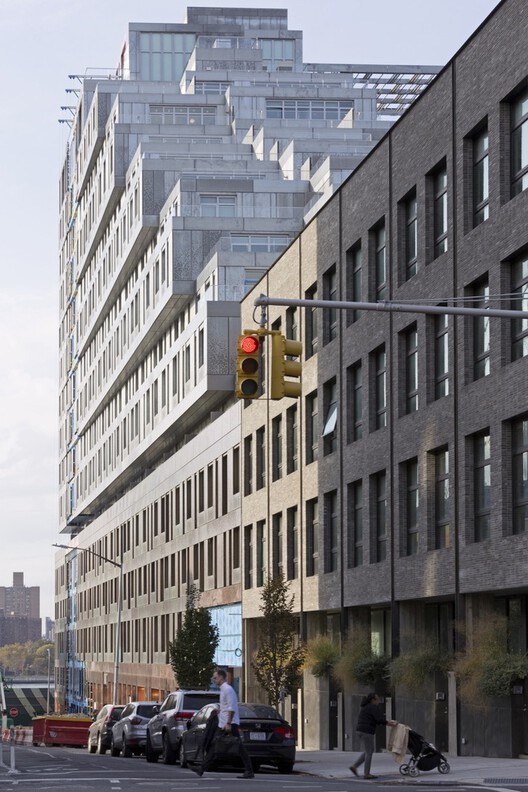 Beyond Affordable Housing: Integrating Civic Infrastructure in US Mixed-Use Developments Beyond Affordable Housing: Integrating Civic Infrastructure in US Mixed-Use Developments - Image 19 of 24
