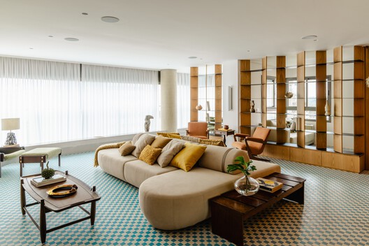 Brooklin Apartment / Küster Brizola Arquitetos - Interior Photography, Living Room, Wood, Sofa, Table, Lighting, Chair
